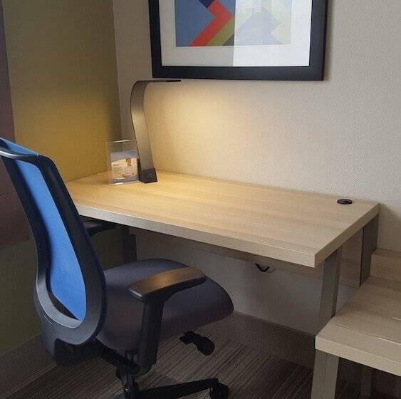 חדר סטנדרט, Holiday Inn Express Louisville Northeast, An Ihg