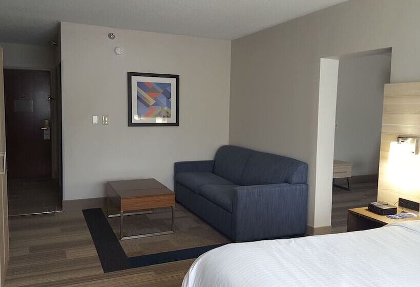סוויטה, Holiday Inn Express Louisville Northeast, An Ihg