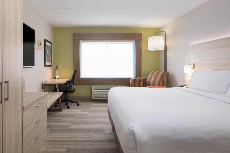 חדר סטנדרט עם מיטת קינג, Holiday Inn Express Louisville Northeast, An Ihg