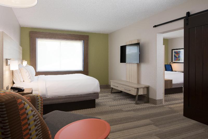 סוויטה, Holiday Inn Express Louisville Northeast, An Ihg