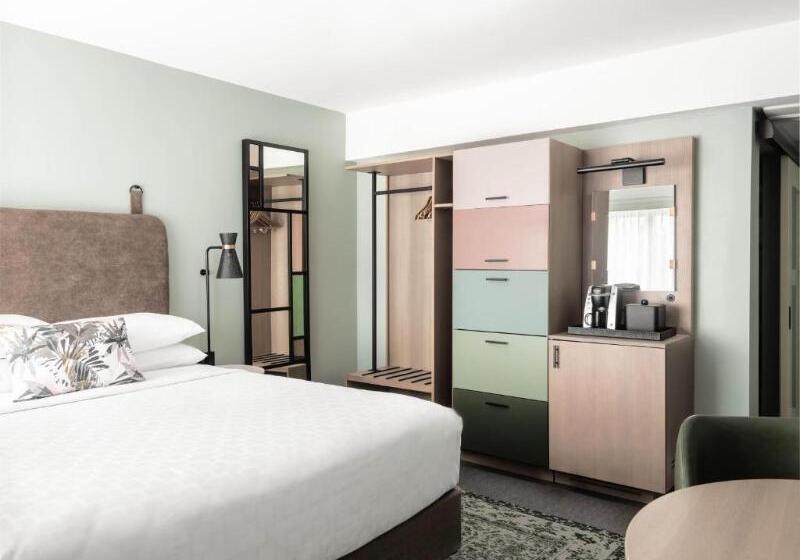 Номер Стандарт Кровать Кинг Адаптированный для Инвалидов, Holiday Inn Express St. Louis Central West End, An Ihg