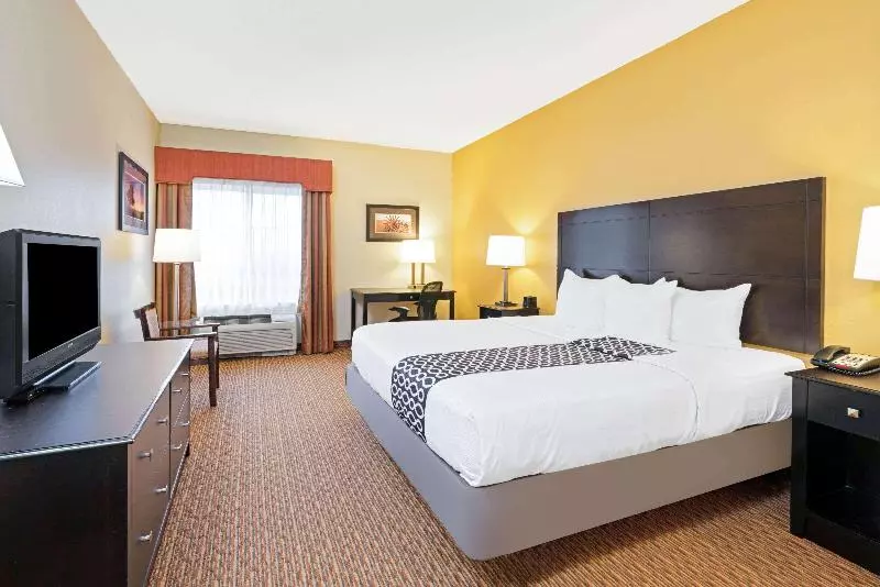 キングサイズベッドのエクゼクティブルーム, La Quinta By Wyndham Stillwater  University Area