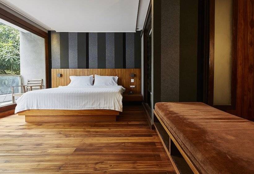 Escritório Estandar Cama Casal, Luxx Langsuan Hotel   Sha Plus