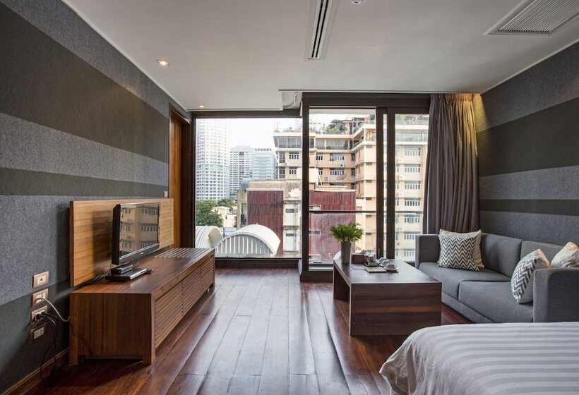 Quarto Triplo Estandar, Luxx Langsuan Hotel   Sha Plus