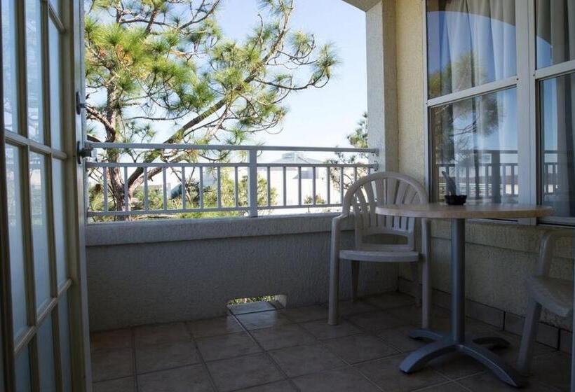 スイート, Vacation Village At Parkway