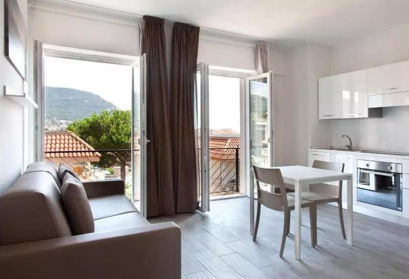 استودیوی استاندارد, Miriam Hotel & Residence
