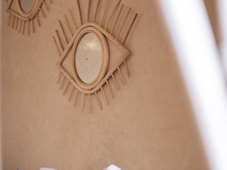 اتاق سوپریور, Monriad