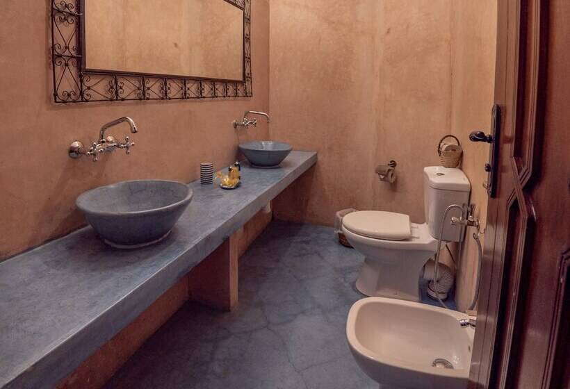 اتاق سوپریور, Monriad