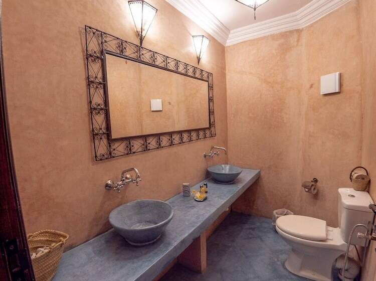 اتاق سوپریور, Monriad