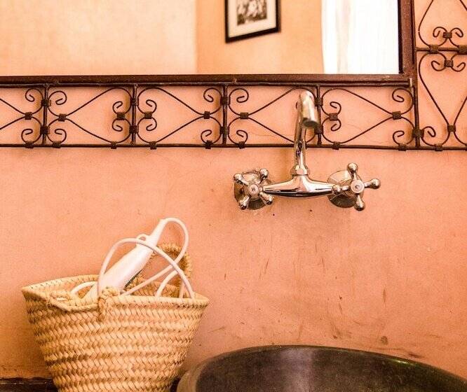 اتاق سوپریور, Monriad