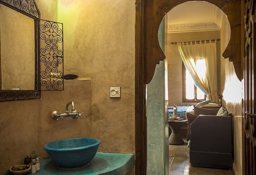 اتاق سوپریور, Monriad