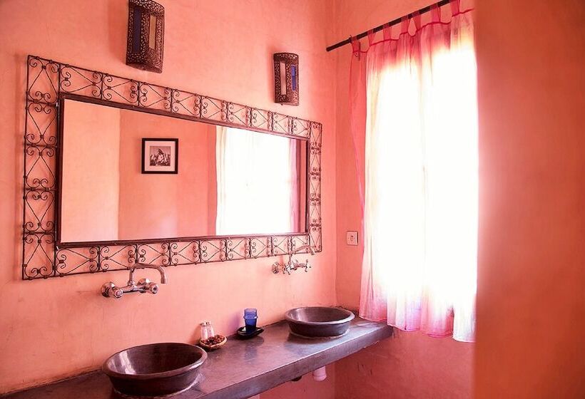 اتاق سوپریور, Monriad