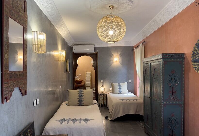 اتاق سوپریور, Monriad