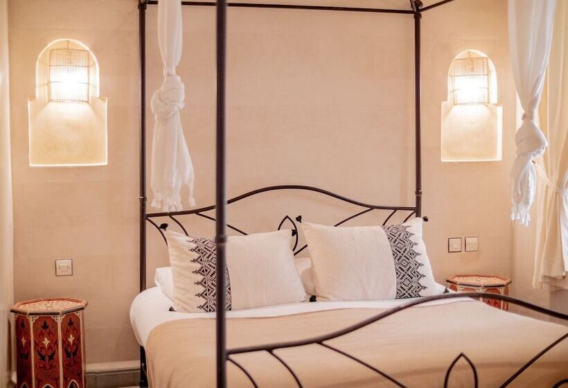اتاق سوپریور, Monriad