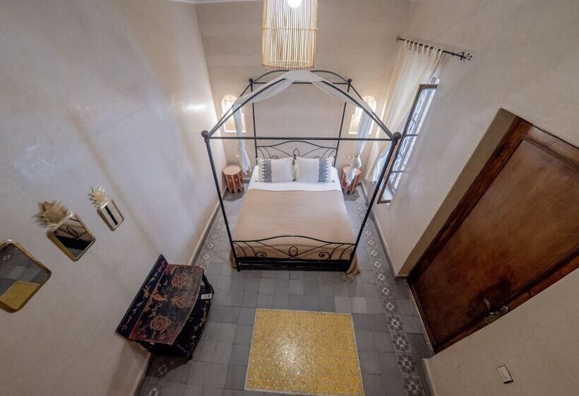 اتاق سوپریور, Monriad