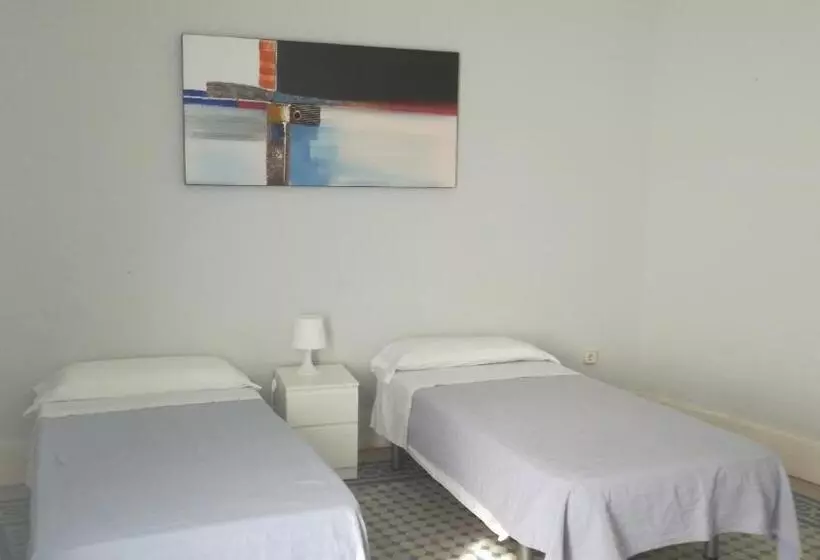 اتاق استاندارد با سرویس بهداشتی مشترک, Pensión Santa Paula