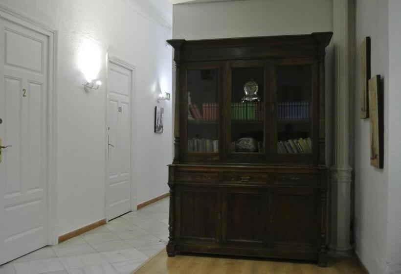 اتاق استاندارد یک تخته با سرویس بهداشتی مشترک, Pensión Santa Paula