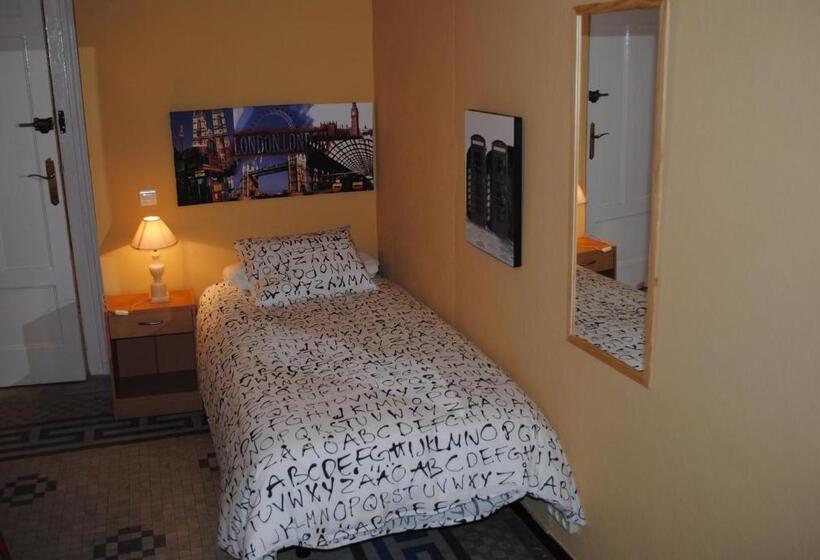 اتاق استاندارد یک تخته با سرویس بهداشتی مشترک, Pensión Santa Paula