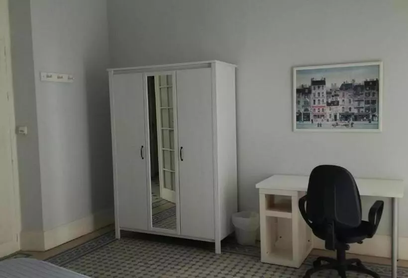 اتاق استاندارد سه تخته با سرویس بهداشتی مشترک, Pensión Santa Paula