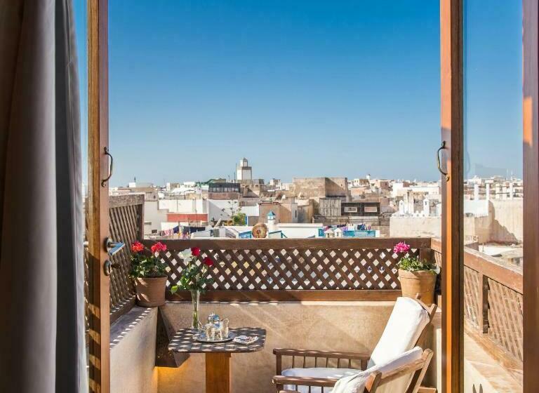 سوییت سوپریور, Riad Chbanate