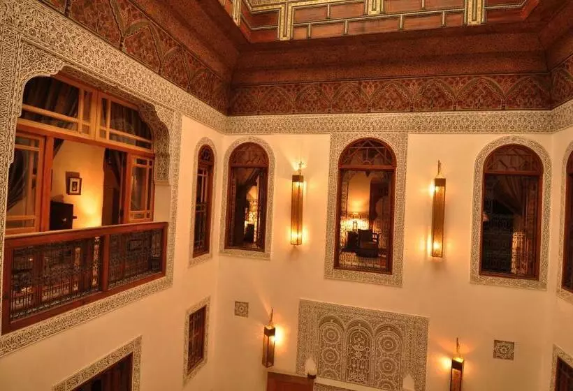 سوییت, Riad Layla