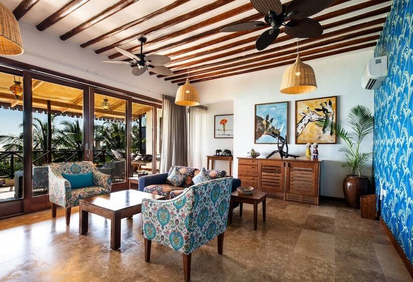 带海景的复工套房, The Z Hotel