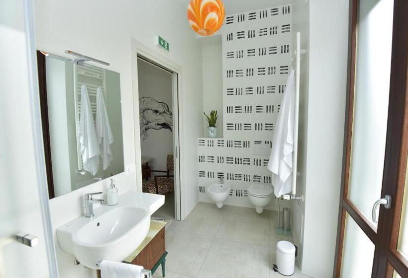 Номер Стандарт с Террасой, Vaarak