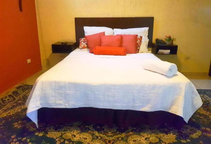 اتاق استاندارد, El Patio De Don Moncho