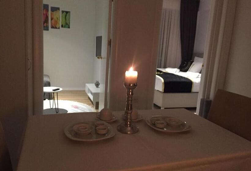 Люкс с Балконом, Doctor House