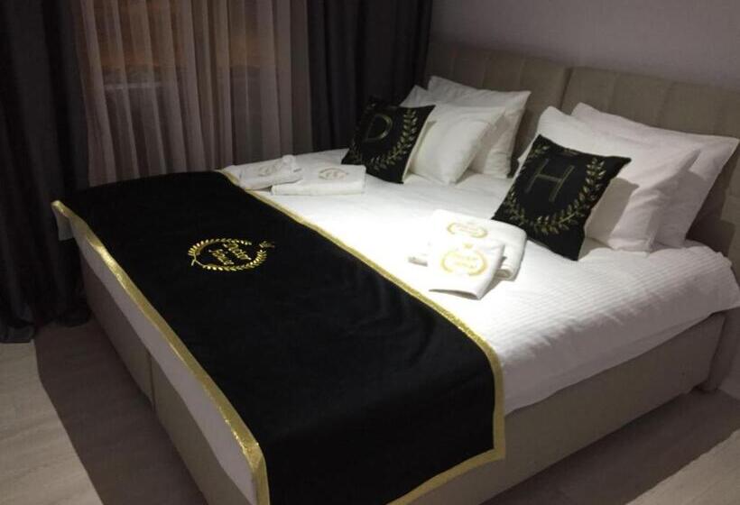 Полулюкс с Балконом, Doctor House