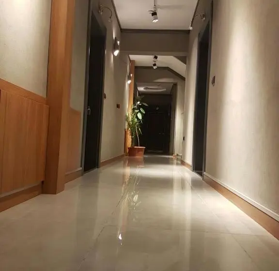 Juniorsviitti Parveke, Doctor House