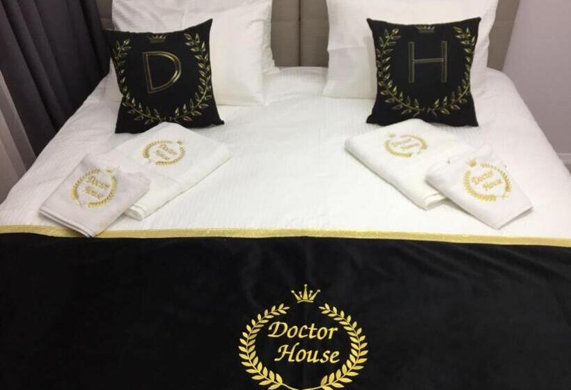 Люкс с Балконом, Doctor House