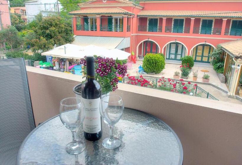 Studio Standard, Delphi