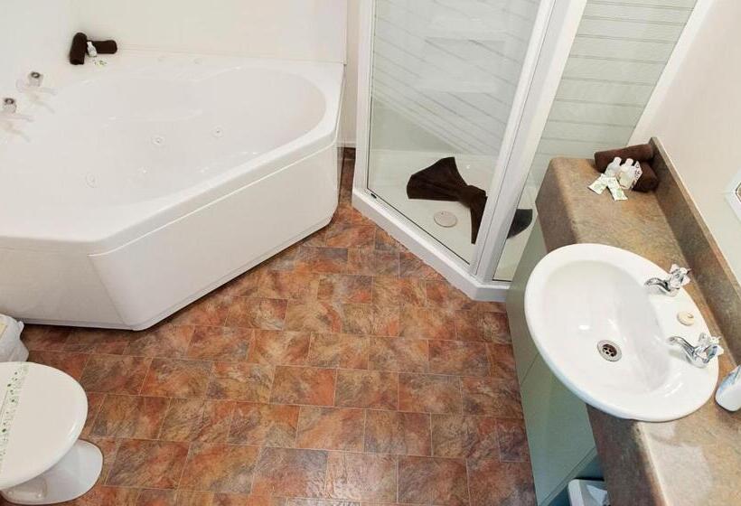 דירת שני חדרים, Asure Ashley Motor Lodge