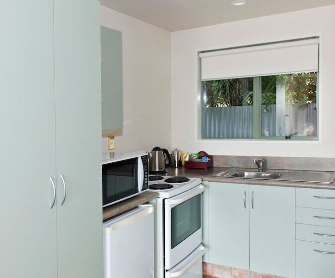 דירת שני חדרים, Asure Ashley Motor Lodge