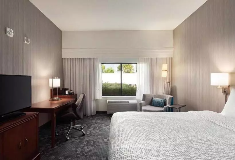 キングサイズベッドのスタンダードルーム, Courtyard By Marriott Salinas Monterey