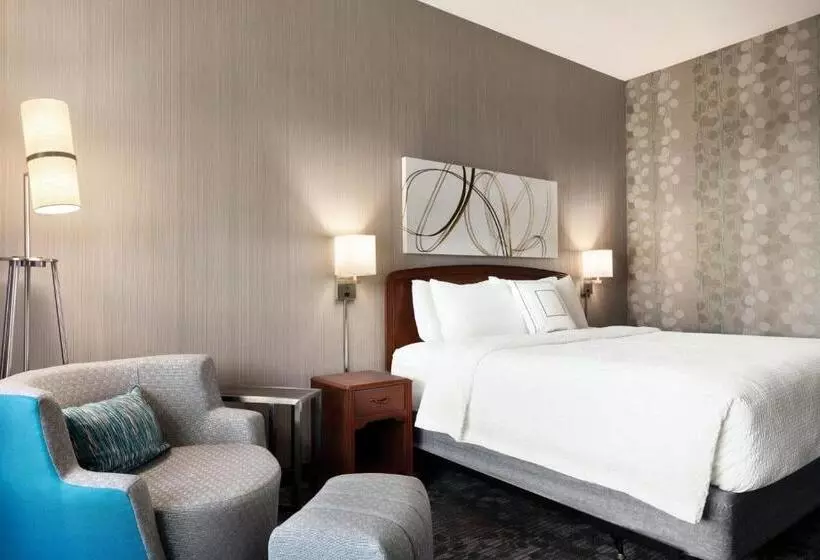 キングサイズベッドのスタンダードルーム, Courtyard By Marriott Salinas Monterey
