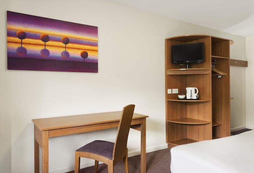 스탠다드 룸 더블 침대, Days Inn Kendal Killington Lake