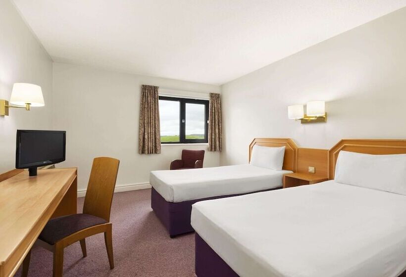 Номер Стандарт Адаптированный для Инвалидов, Days Inn Kendal   Killington Lake