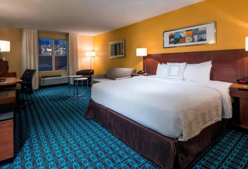 キングサイズベッドのエクゼクティブルーム, Fairfield Inn Kansas City Downtown/union Hill