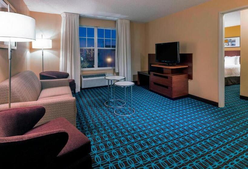 带大床的套房, Fairfield Inn Kansas City Downtown/union Hill