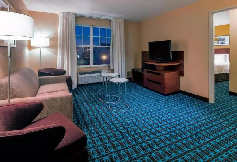 キングサイズベッドのスイートルーム, Fairfield Inn Kansas City Downtown/union Hill