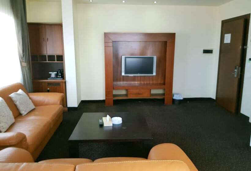 سوئیت پرزیدنت, Madisson