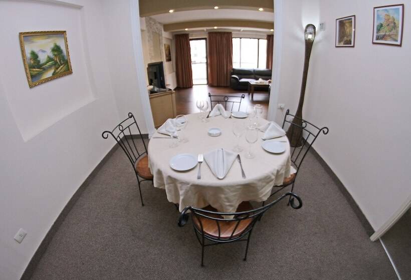 سوئیت پرزیدنت, Madisson