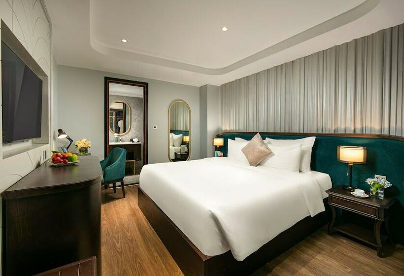 Deluxe Room, May De Ville Lakeside