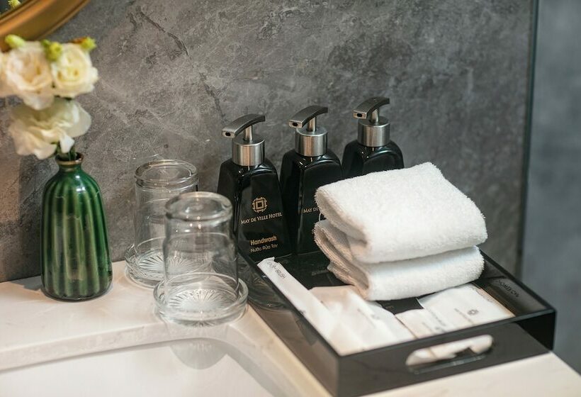 Deluxe Room, May De Ville Lakeside