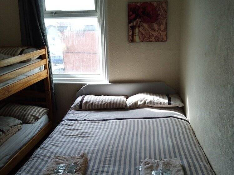 חדר משפחתי, Myroomz Seaview