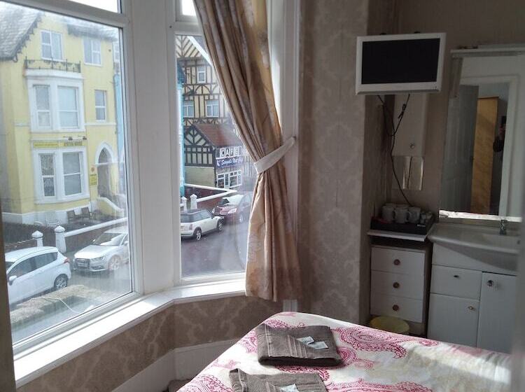 חדר משפחתי, Myroomz Seaview