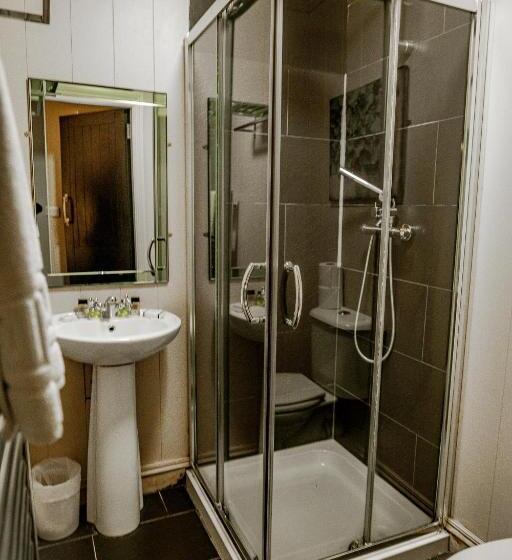 غرفة عائلية, No1