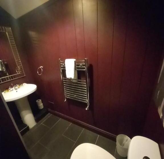 غرفة عائلية, No1